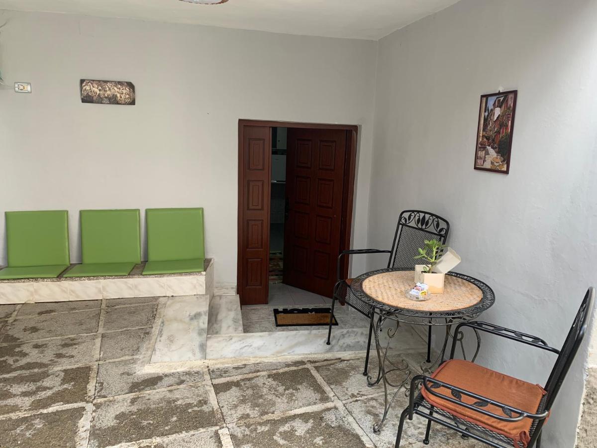 Tradicional Bazaar Home Корча Екстериор снимка